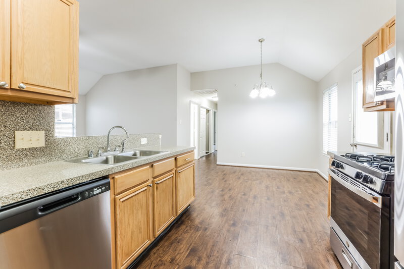 1,750/Mo, 20734 Baron Bend Ln Katy, TX 77449 Kitchen View 2
