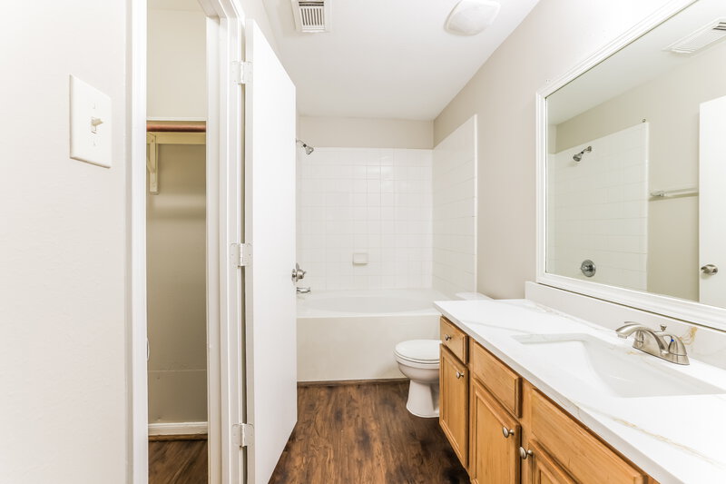 1,750/Mo, 20734 Baron Bend Ln Katy, TX 77449 Main Bathroom View