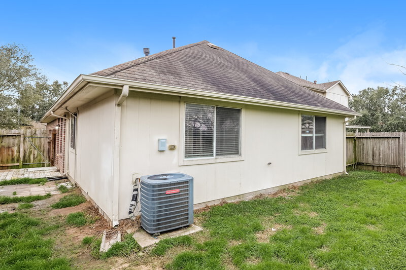 1,750/Mo, 20734 Baron Bend Ln Katy, TX 77449 Rear View