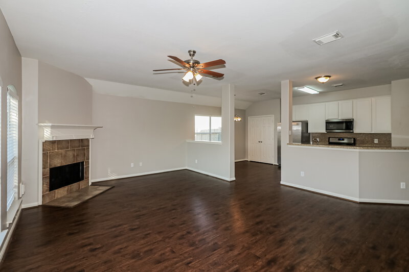 1,855/Mo, 5139 Chase Park Cir Bacliff, TX 77518 Living Room View 2