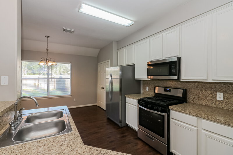 1,855/Mo, 5139 Chase Park Cir Bacliff, TX 77518 Kitchen View 2
