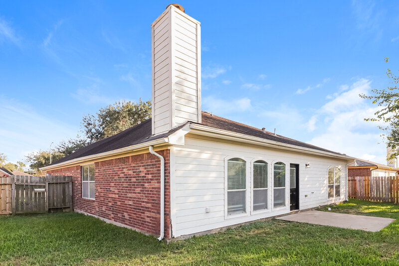 1,855/Mo, 5139 Chase Park Cir Bacliff, TX 77518 Rear View