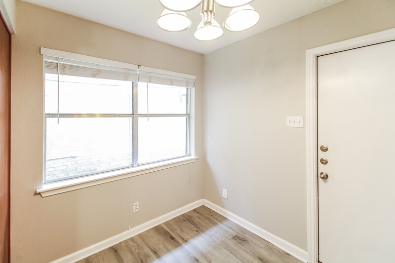 1,875/Mo, 3206 Teakwood Cir Dickinson, TX 77539 Dining Room View