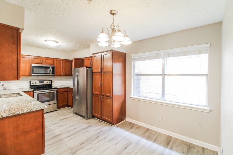 1,875/Mo, 3206 Teakwood Cir Dickinson, TX 77539 Kitchen View 2