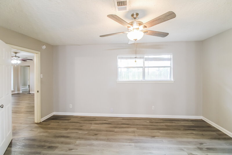 1,875/Mo, 3206 Teakwood Cir Dickinson, TX 77539 Main Bedroom View 2