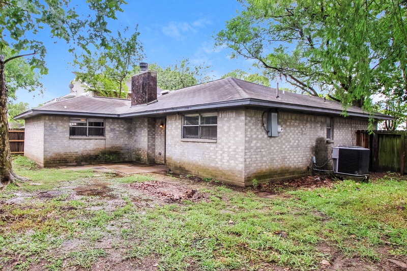1,875/Mo, 3206 Teakwood Cir Dickinson, TX 77539 Rear View 2