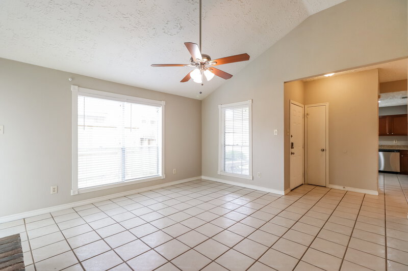 1,800/Mo, 20119 River Brook Dr Humble, TX 77346 Living Room View