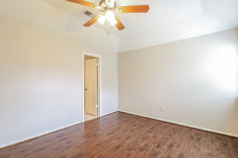 1,800/Mo, 20119 River Brook Dr Humble, TX 77346 Main Bedroom View 2