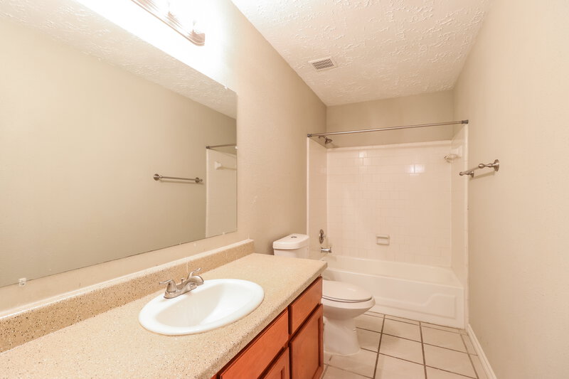 1,800/Mo, 20119 River Brook Dr Humble, TX 77346 Bathroom View