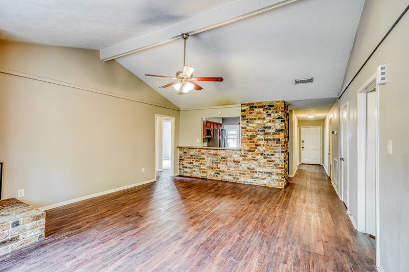 2,230/Mo, 1817 New Orleans St Deer Park, TX 77536 Living Room View