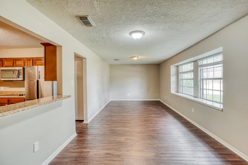 2,230/Mo, 1817 New Orleans St Deer Park, TX 77536 Dining Room View 2
