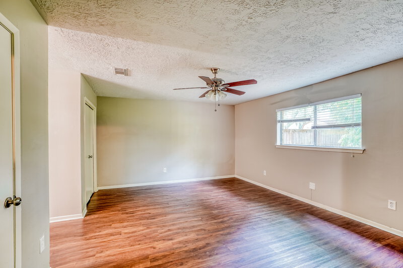 2,230/Mo, 1817 New Orleans St Deer Park, TX 77536 Main Bedroom View