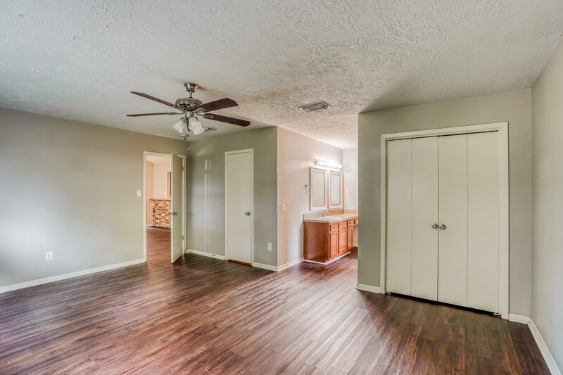 2,230/Mo, 1817 New Orleans St Deer Park, TX 77536 Main Bedroom View 2