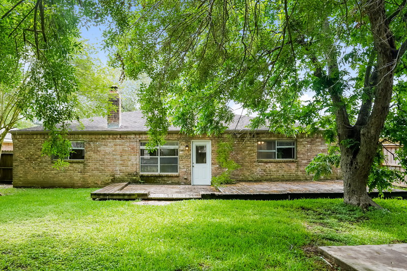 2,230/Mo, 1817 New Orleans St Deer Park, TX 77536 Rear View