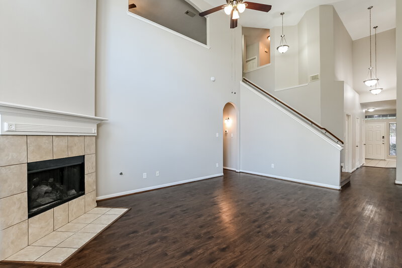 2,035/Mo, 1004 Summer Park Blvd Conroe, TX 77303 Living Room View 2