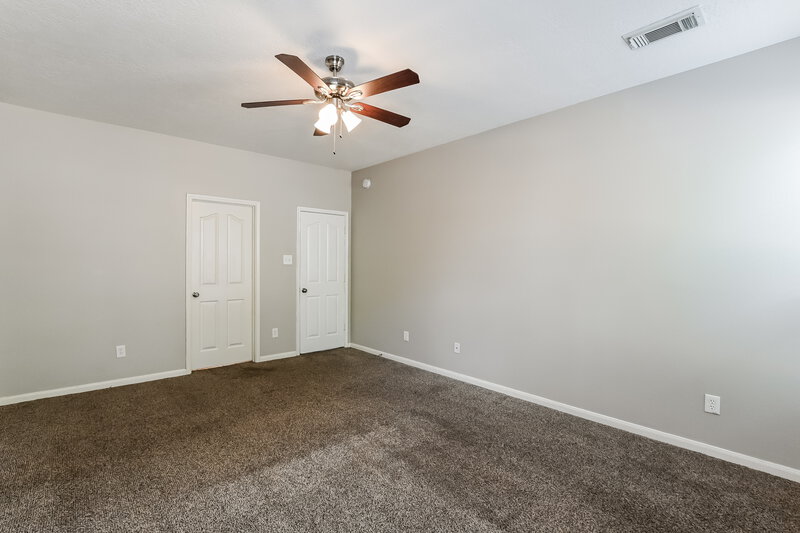 2,035/Mo, 1004 Summer Park Blvd Conroe, TX 77303 Main Bedroom View 2