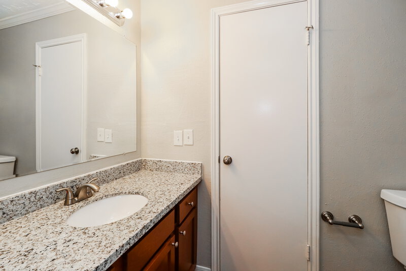 1,665/Mo, 15158 Sheffield Terrace Channelview, TX 77530 Bathroom View