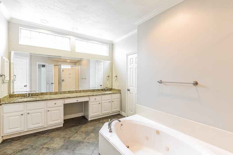 3,505/Mo, 5714 Oakmoss Trl Spring, TX 77379 Main Bathroom View 2