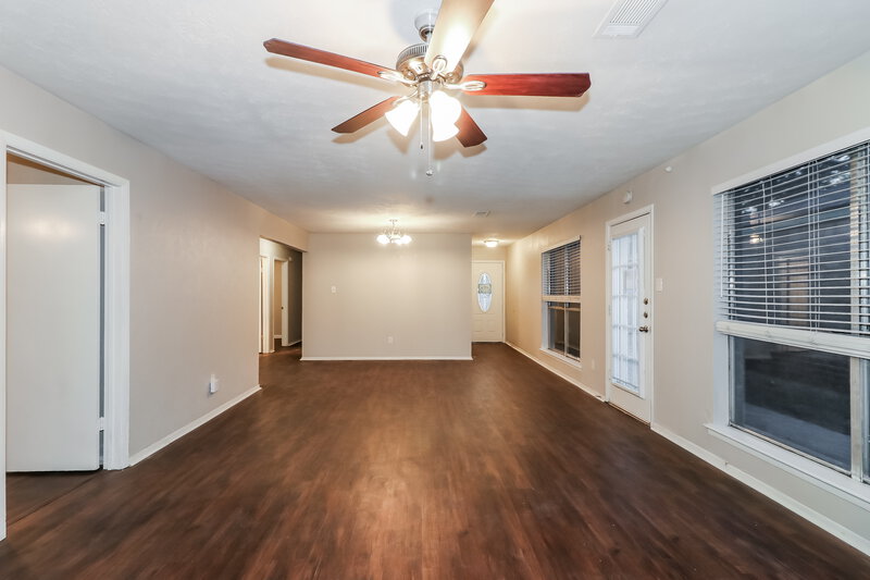 1,545/Mo, 1909 Chelsea Ct Rosenberg, TX 77471 Living Room View 2