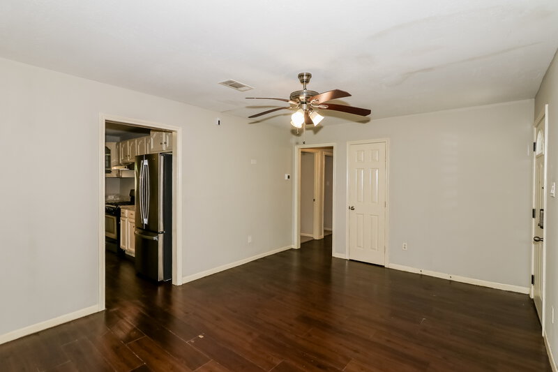1,550/Mo, 11611 DUANE St Houston, TX 77047 Living Room View 2