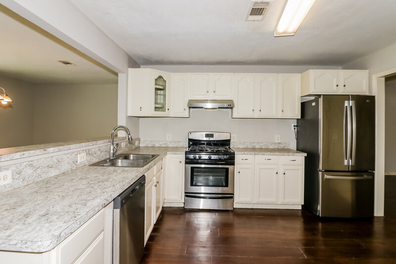 1,550/Mo, 11611 DUANE St Houston, TX 77047 Kitchen View 2