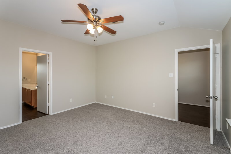 1,940/Mo, 2622 Umiak Drive Houston, TX 77045 Main Bedroom View