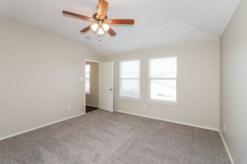 1,940/Mo, 2622 Umiak Drive Houston, TX 77045 Main Bedroom View 2