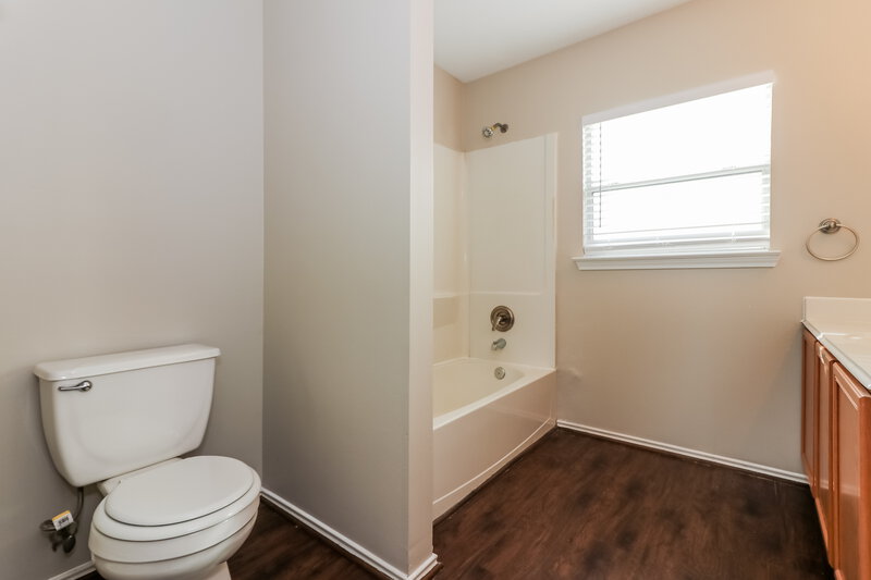 1,940/Mo, 2622 Umiak Drive Houston, TX 77045 Bathroom View