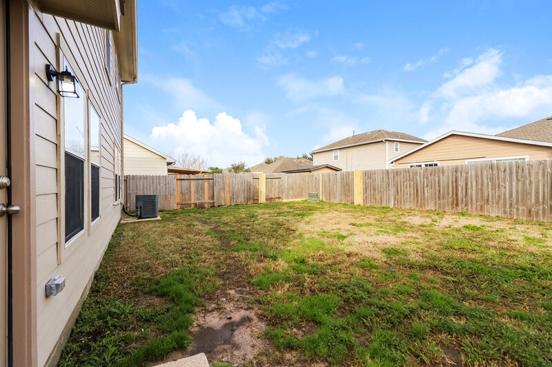 1,940/Mo, 2622 Umiak Drive Houston, TX 77045 Rear View