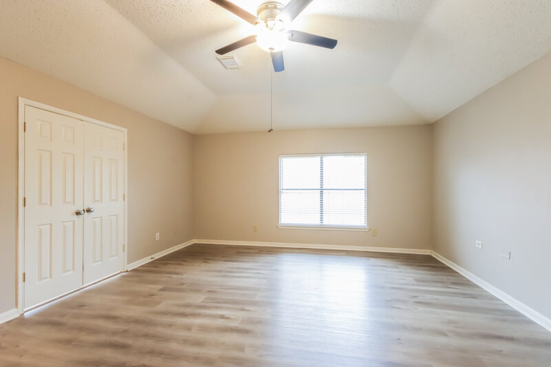 2,355/Mo, 18919 Oakway Dr Humble, TX 77346 Main Bedroom View 2