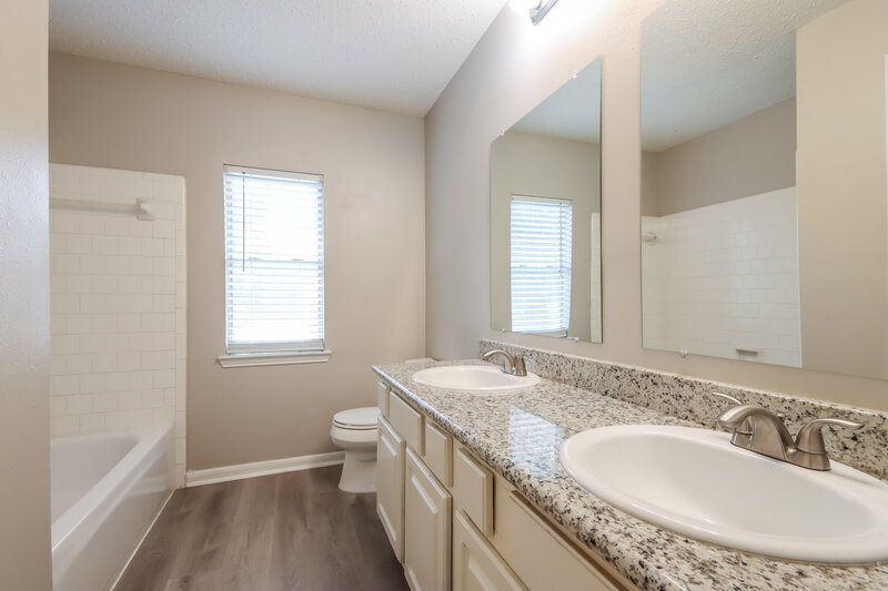 2,355/Mo, 18919 Oakway Dr Humble, TX 77346 Bathroom View