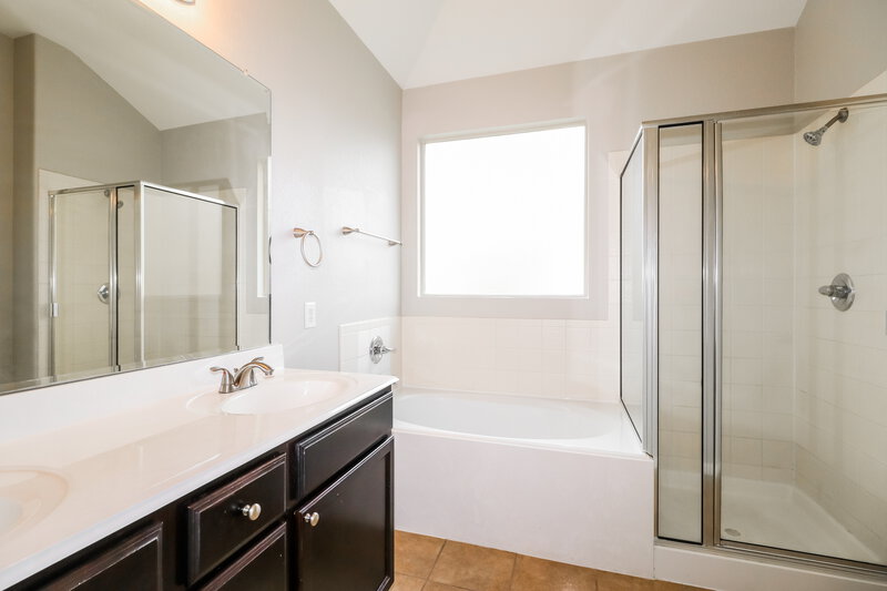 2,810/Mo, 2530 Montana Blue Drive Spring, TX 77373 Main Bathroom View 2