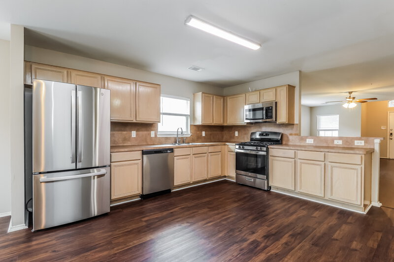 1,940/Mo, 12134 Carriage Oak Humble, TX 77346 Kitchen View