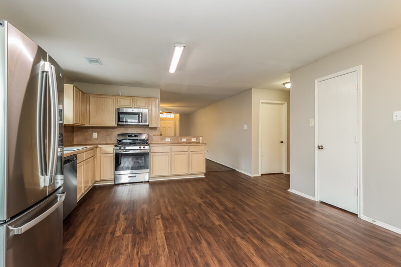 1,940/Mo, 12134 Carriage Oak Humble, TX 77346 Kitchen View 2