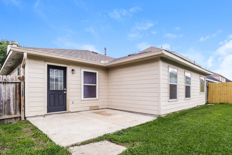 1,940/Mo, 12134 Carriage Oak Humble, TX 77346 Rear View