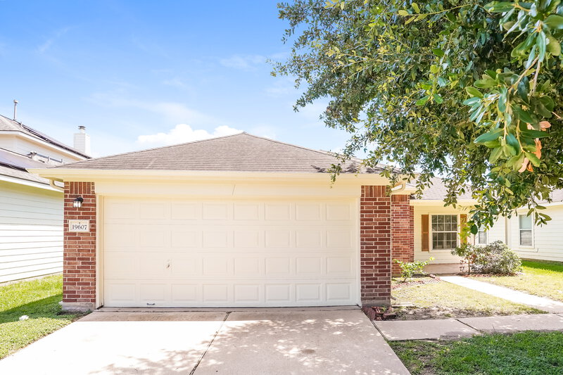 2,010/Mo, 19607 Buckland Park Drive Katy, TX 77449 External View