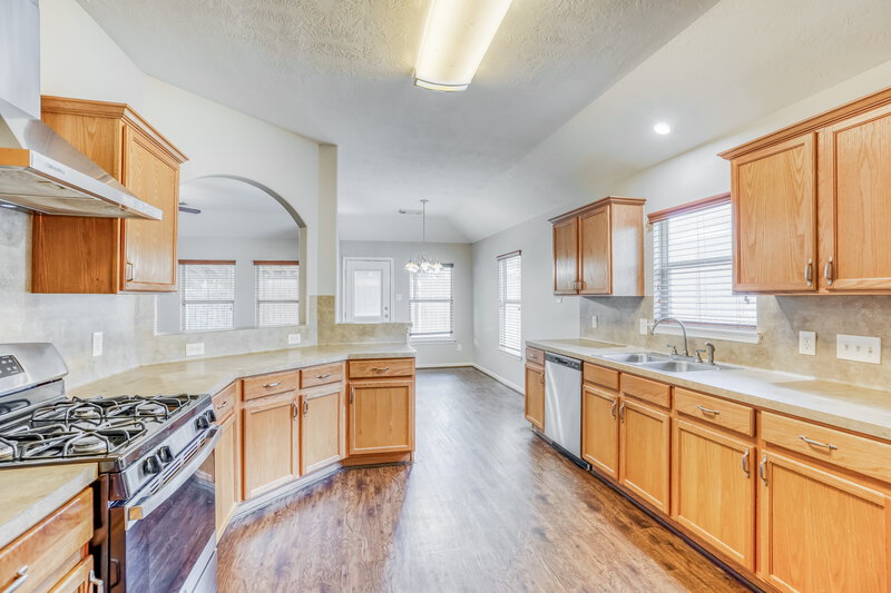 2,010/Mo, 19607 Buckland Park Drive Katy, TX 77449 Kitchen View