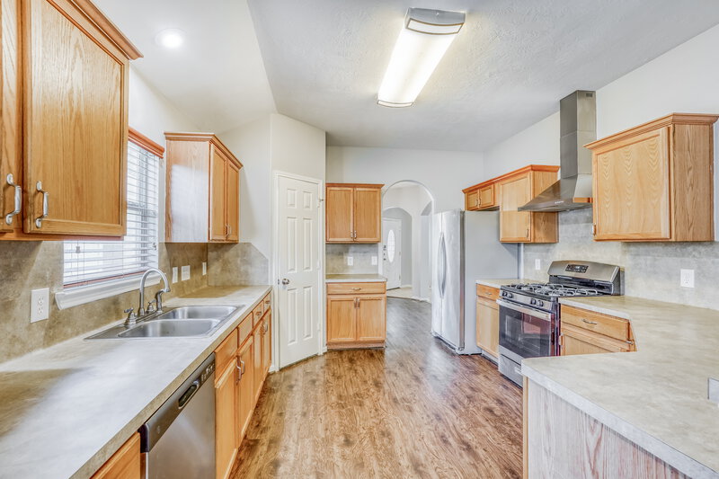 2,010/Mo, 19607 Buckland Park Drive Katy, TX 77449 Kitchen View 2
