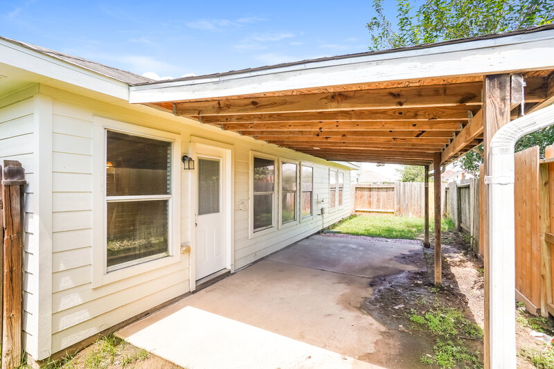 2,010/Mo, 19607 Buckland Park Drive Katy, TX 77449 Rear View