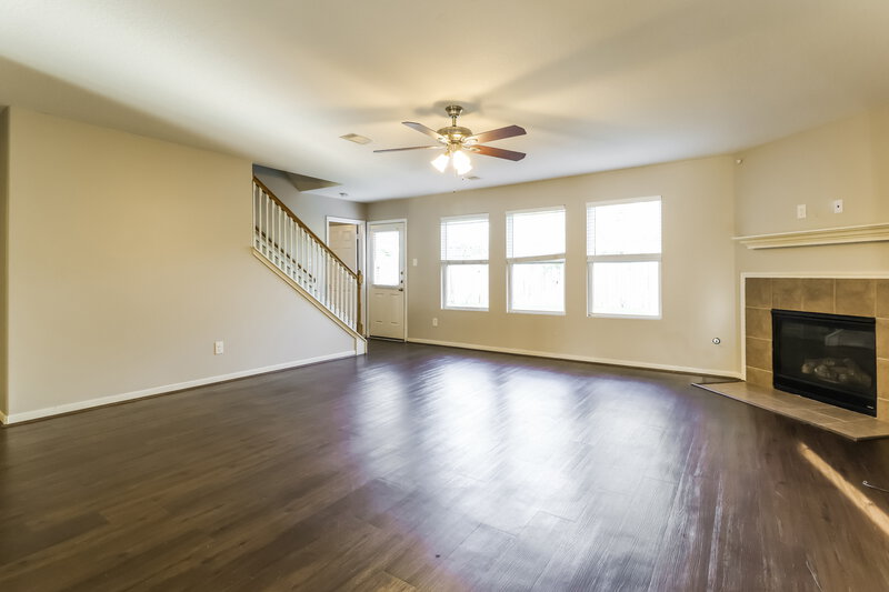 1,945/Mo, 16728 Foursquare Drive Conroe, TX 77385 Living Room View
