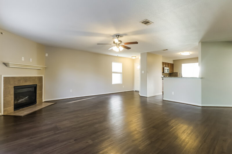 1,945/Mo, 16728 Foursquare Drive Conroe, TX 77385 Living Room View 2