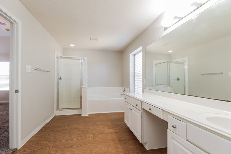 3,420/Mo, 15511 Hickory Dale Street Cypress, TX 77429 Main Bathroom View