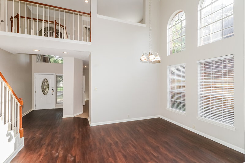 2,130/Mo, 3119 Creek Manor Dr. Kingwood, TX 77339 Living Room View 2