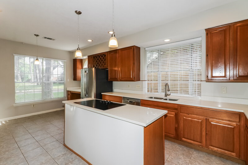 2,130/Mo, 3119 Creek Manor Dr. Kingwood, TX 77339 Kitchen View 2