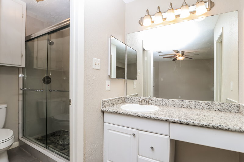 1,915/Mo, 4503 Tylergate Drive Spring, TX 77373 Main Bathroom View