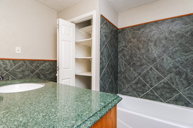 1,915/Mo, 4503 Tylergate Drive Spring, TX 77373 Bathroom View