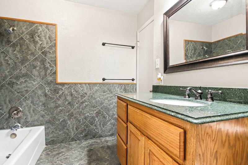 1,695/Mo, 4503 Tylergate Drive Spring, TX 77373 Bathroom View