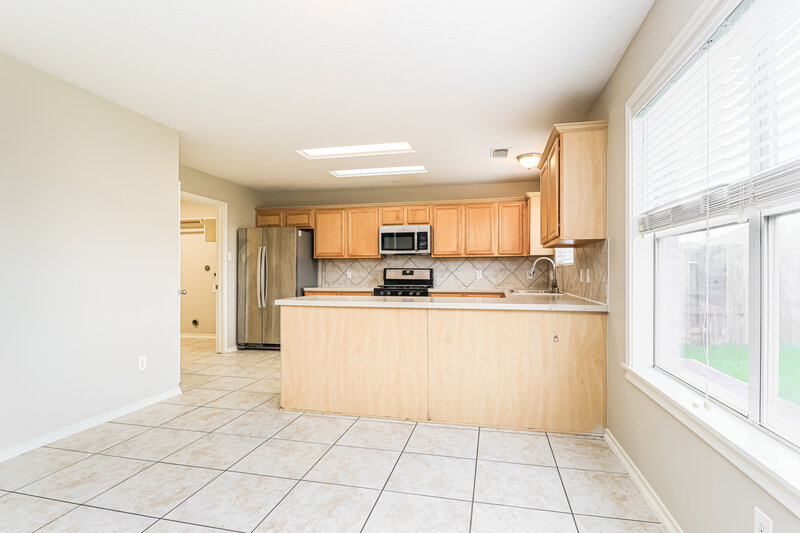 2,275/Mo, 6718 Rockwall Trail Drive Humble, TX 77346 Kitchen View