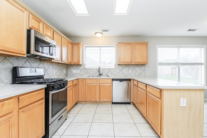 2,275/Mo, 6718 Rockwall Trail Drive Humble, TX 77346 Kitchen View 2