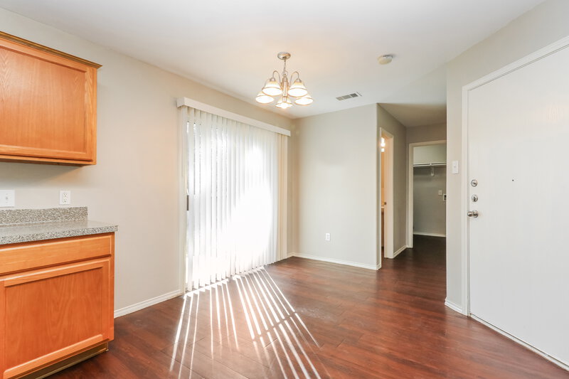 1,705/Mo, 16763 N Thrasher Drive Conroe, TX 77385 Dining Room View